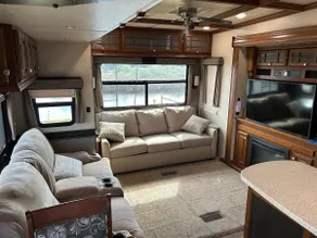RV Paradise, Waterfront Retreat - Image 2