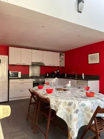 Lovely bright house with enclosed garden 5 minutes walk from the beach - Image 5