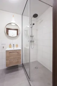 Charming Central Apartment - Free Parking - Image 4
