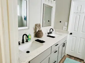 1 Min Walk to Beach! | Sleeps 6 | Just Beachy - Image 5