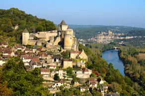 Spacious apartment in the heart of a medieval village - Image 5