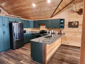 Luxurious and very private lake front cottage - Image 4