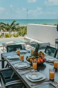 Exclusive oceanfront villa with private pool - Image 4