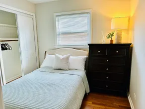 CozyChic 3BR Near Chicago| Walk to Train w/parking - Image 4