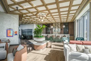 Stunning 2 Bed in Battersea w/ Pool, Gym & Rooftop - Image 3