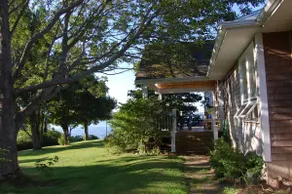 Artist's Beach House - Image 4