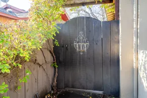 Cottage. 15 Mins to train/dwntwn - Image 3