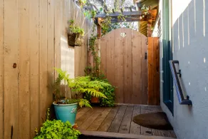 Cottage. 15 Mins to train/dwntwn - Image 4