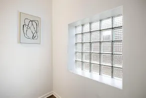 Chic and Comfortable 1BR Apartment near Bradley U - Image 3