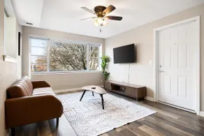 Urban 1BD moments away from DT Peoria - Image 2