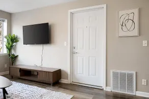 Urban 1BD moments away from DT Peoria - Image 5