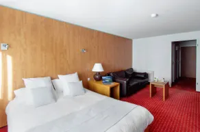 Double suite on the outskirts of Bordeaux - Image 4