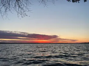 Lakeside Cottage Getaway South Shore Lake Scugog - Image 3
