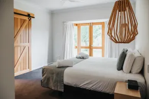 Willow Glen House | 4-Bedroom Vineyard Pool House - Image 5