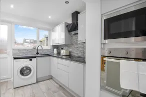 Gravesend 3 Beds by JADA Homes - Image 5