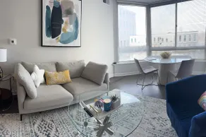 Stylish1BR, FREE Parking, Pool,Gym,Wifi - Image 2