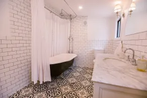 Pet-Friendly Highlands Home with Fireplace - Image 4