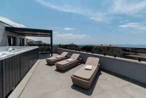 Cascade Luxury Apartments - Image 2