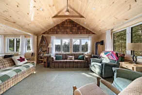 Lakefront Paradise - Image 2