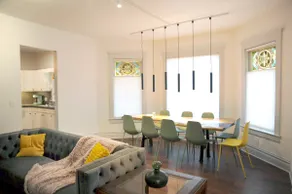 Renovated 1901 Art filled home in old town - Image 4