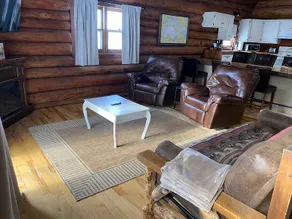 Warroad Log Cabin Heated Garage! - Image 5