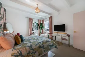 Ocean Suite steps away from Soho House & Faena - Image 4