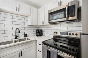 Modern Apartment in the Heart of Phoenix (10) - Image 5