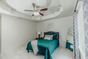 4BD at the Oaks - 10 min from Mall & Zoo - Image 2