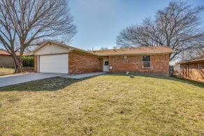 Centrally Located 3BR 2BA - ! - Image 2