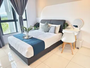 Gaia Residences Bandar Gamuda Gardens, Cozy Retreat with Mountain Views - Image 5