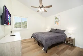 Coastal Getaway: Art, Sea, Pet-Friendly - Image 2