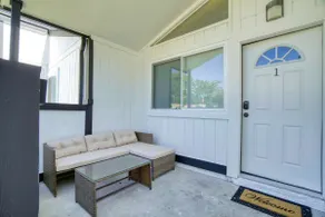 Coastal Getaway: Art, Sea, Pet-Friendly - Image 4