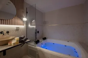 jacuzzi apartment by Baraca boutique - Image 5
