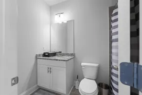 Luxury 2 bedrooms, 2.5 baths - Image 5