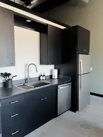Studio Style Airbnb in Bird City - Image 4