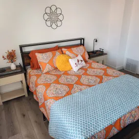 2BR Gem: Modern Comfort & Style - Image 3