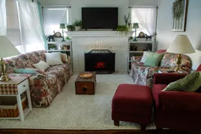 The Comfy Cottage-4 BR, 2 BA, Sleeps up to 10! - Image 2