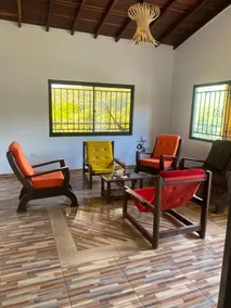 Beautiful estate with mountain views - Image 2