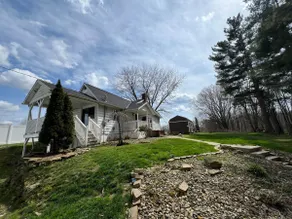 Retreat on Lake Milton - Image 5