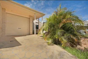 Lakeside Hideaway - Image 4