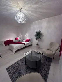 BlueSolarPearl R - Alternative to accommodation - Image 3
