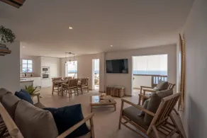 Breathtaking views overlooking the sea and beach - Image 2