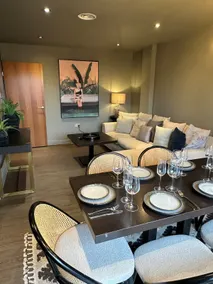2 Bedroom Apartment with Balcony- Sleeps 4 - Image 2
