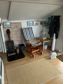 Cabin by the water - Image 3