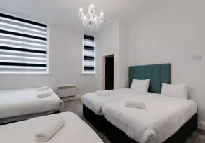 Temple Court Cavern Quarter Apartments by Happy Days - Image 3