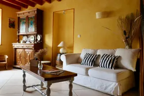Large Champagne house, 4 bedrooms, linens included - Image 3