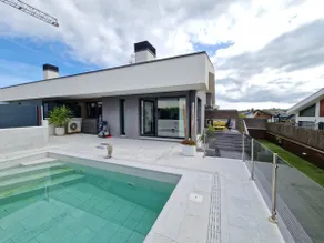 BEACH HOUSE with swimming pool - Image 2