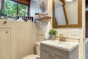 The Chic Chalet - Image 4