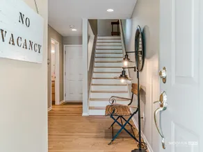 Downtown End Unit Condo: Balcony, Views, Spacious - Image 4