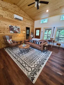 Mineola ”Mane” Stay Cabin - Image 5